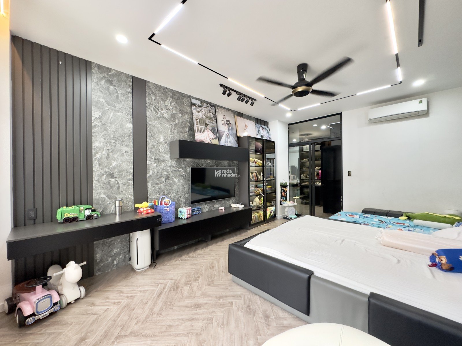 Bán nhà hẻm xe hơi, 4 lầu, nhà đẹp, dt 70m2, ở, làm vp, Tô Hiến Thành, Q10, giá siêu tốt 11.6 tỷ