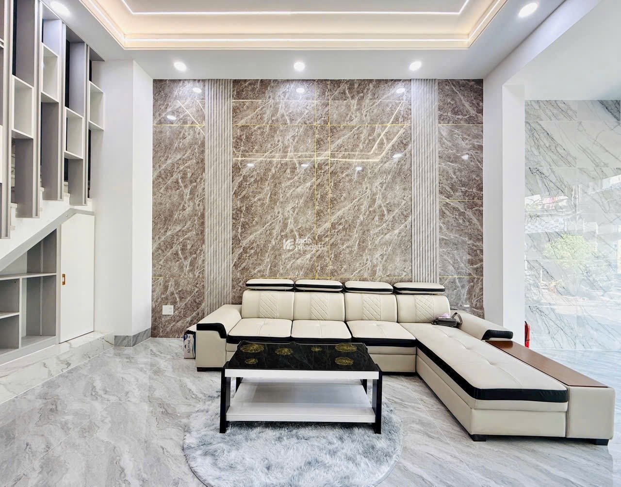 Bán nhà Vườn Lài An Phú Đông Q12 giá 2tỷ050tr DT 50m2, đang cho thuê 7tr/tháng