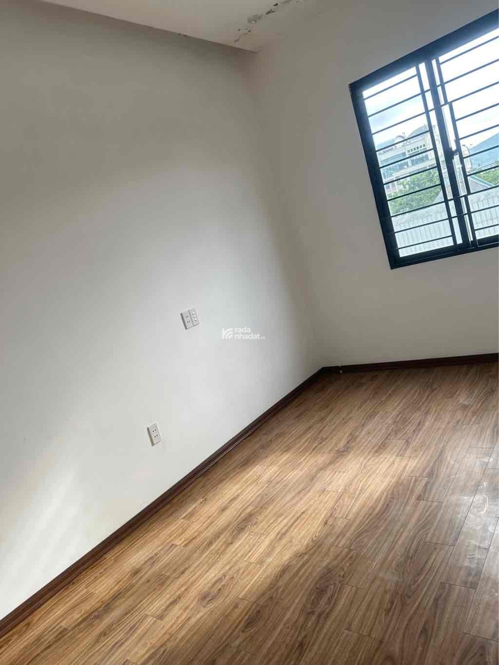 NHÀ 4 TẦNG GẦN TRƯỜNG ĐẠI HỌC SƯ PHẠM, ĐỐI DIỆN CÔNG VIÊN. TRUNG TÂM THÀNH PHỐ.