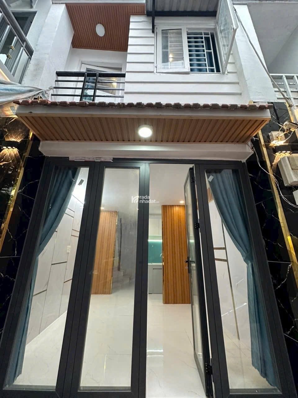 Bán nhà 2 lầu 33m2 sát mặt tiền đường Đặng Chất Phường 2 Quận 8, sổ riêng