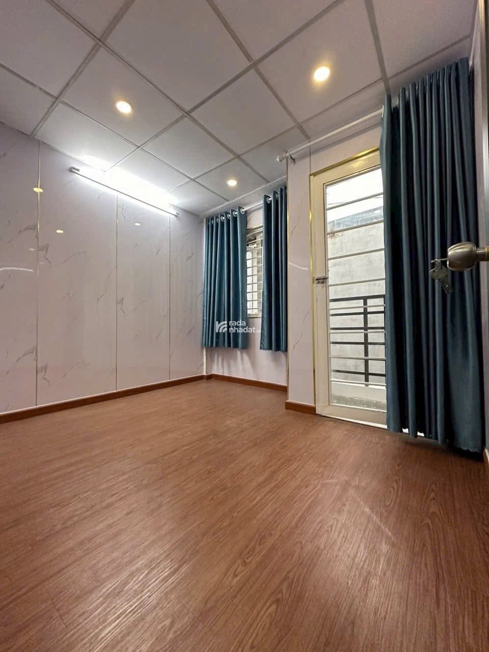 Bán nhà 2 lầu 33m2 sát mặt tiền đường Đặng Chất Phường 2 Quận 8, sổ riêng