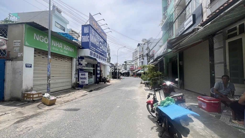 BÁN NHÀ MẶT TIỀN ĐƯỜNG NGAY CHỢ  - NGUYỄN THỊ THƠI Q12  - 105M2- - GIÁ 8 TỶ NHỈNH  