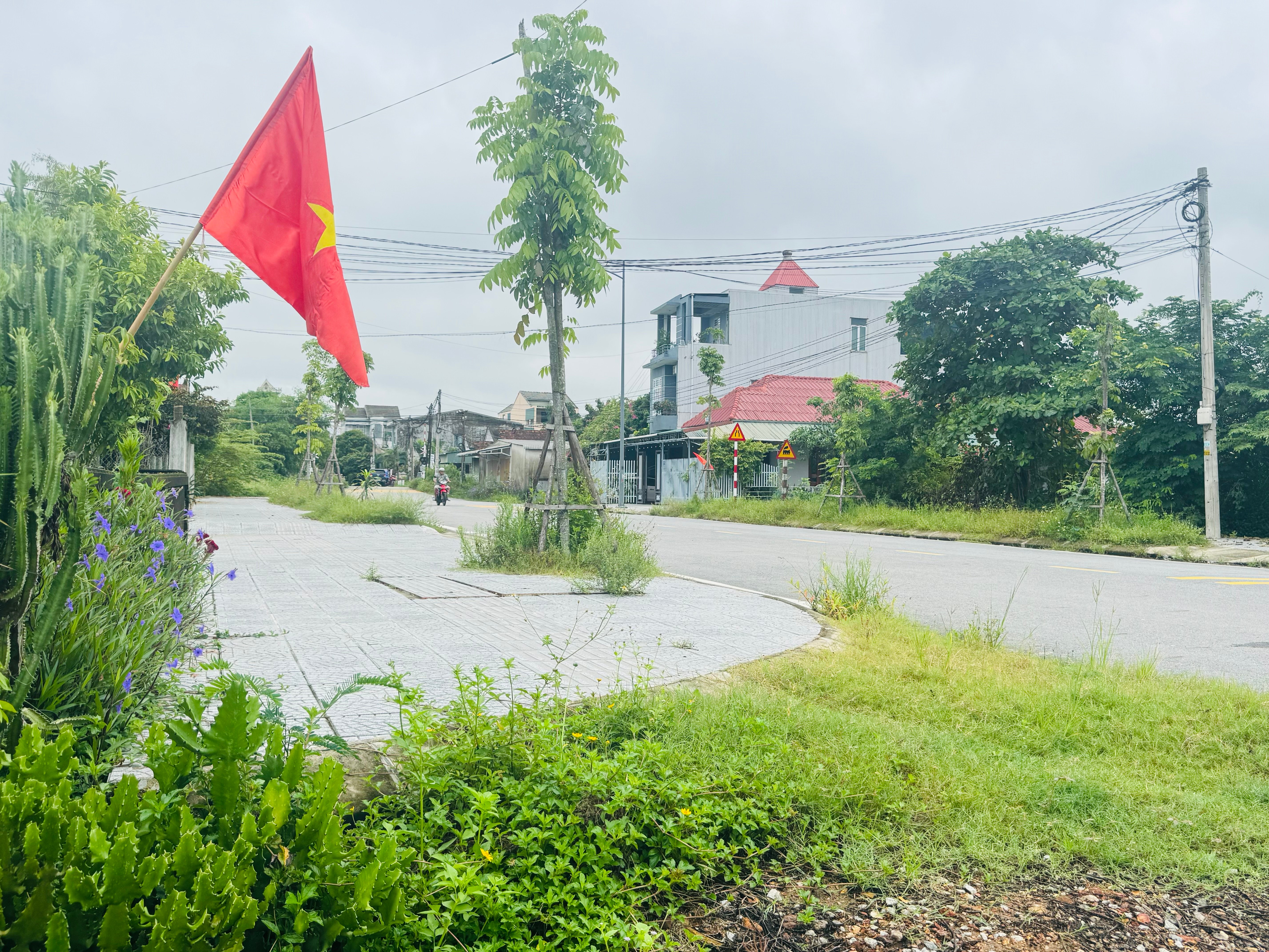 BÁN ĐẤT MẶT TIỀN, GẦN CHỢ, GẦN BỆNH VIỆN, TRƯỜNG HỌC