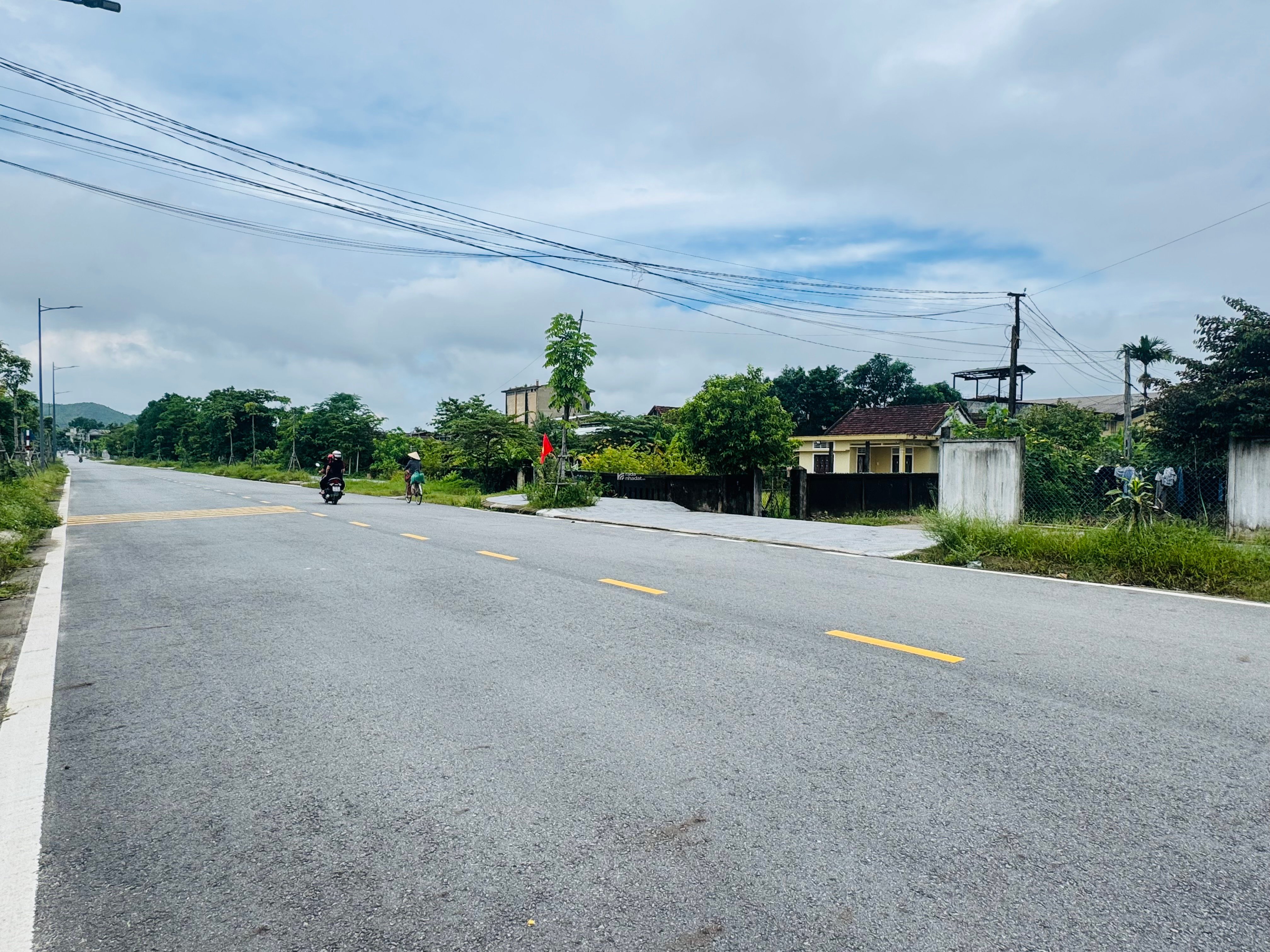 BÁN ĐẤT MẶT TIỀN, GẦN CHỢ, GẦN BỆNH VIỆN, TRƯỜNG HỌC