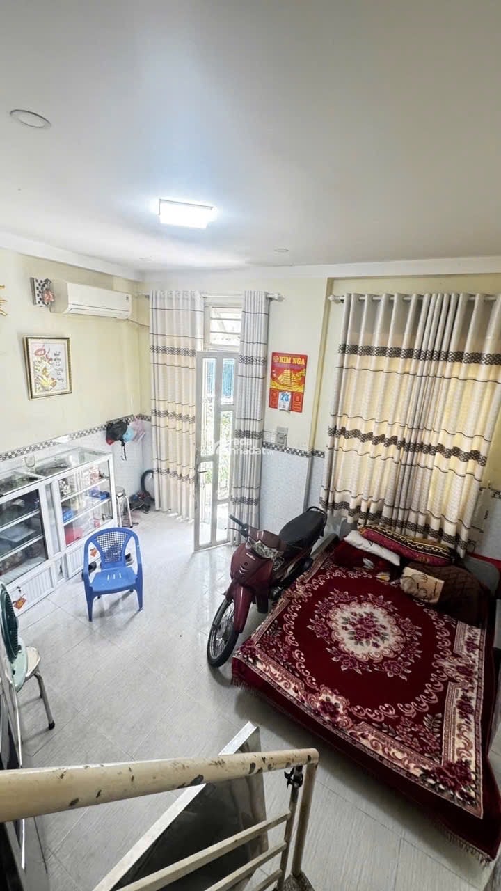 HOT! NHÀ 2 TẦNG NGANG 6M KẾ KDC HINLAM - 30M2 - CÓ SÂN ĐẬU XE 6M - CHỈ 3.88 TỶ TL