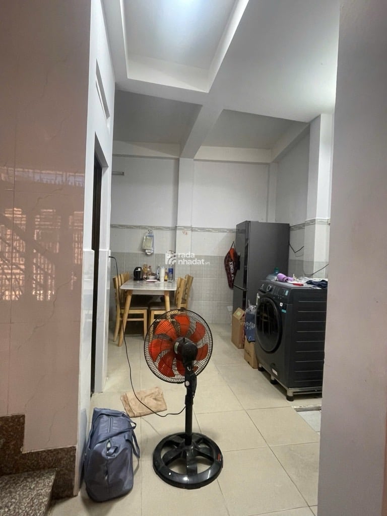 HẺM XE HƠI SÁT VÁCH. HOÀNG HOA THÁM, PHÚ NHUẬN, 3 TẦNG MỚI Ở NGAY. GIẢM 550TR CHỈ CÒN 7.3T TL 