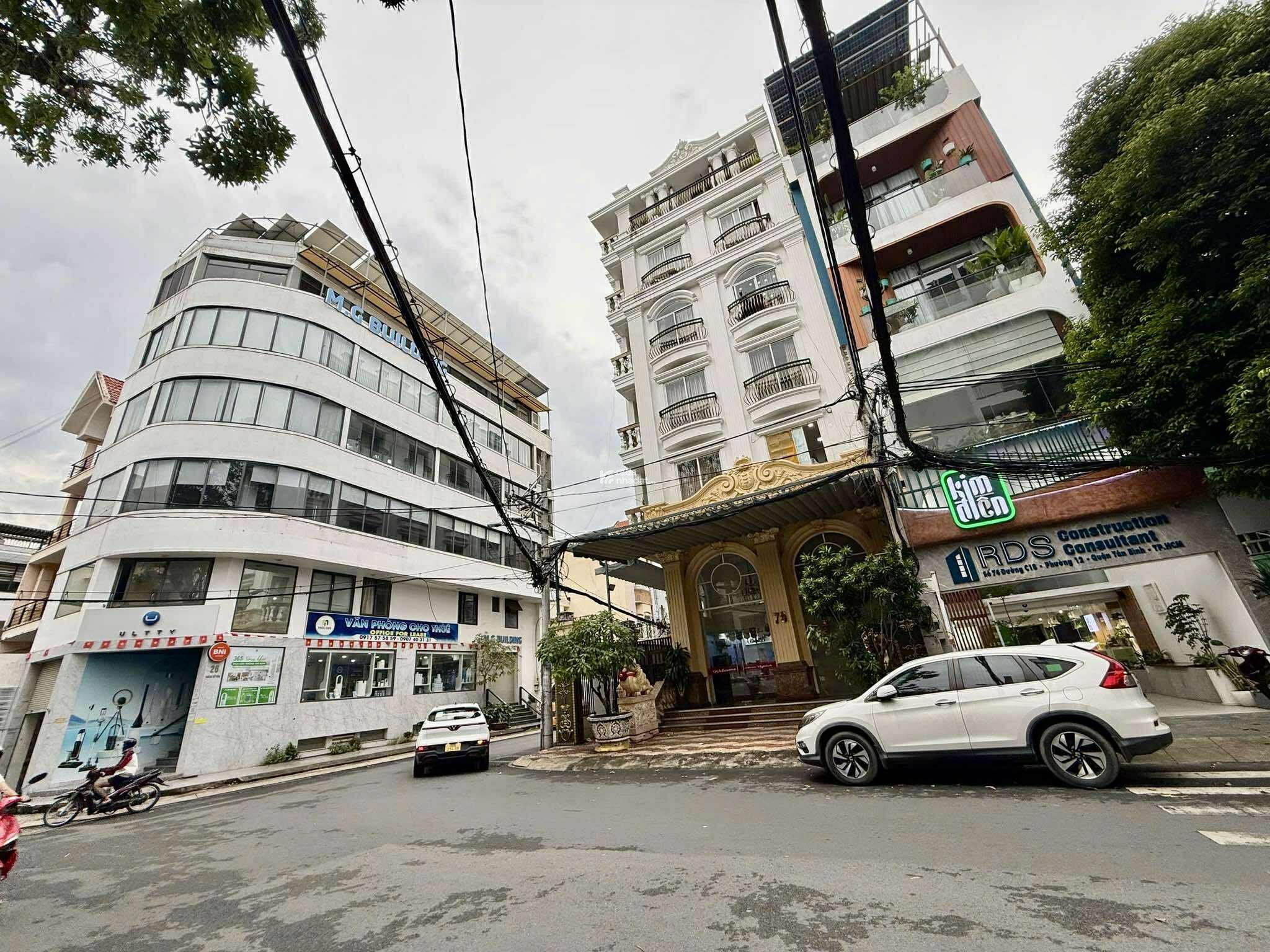 KHÁCH SẠN 7 TẦNG K300 HOÀNG HOA THÁM - DÒNG TIỀN 220TR/THÁNG - 58.5 TỶ