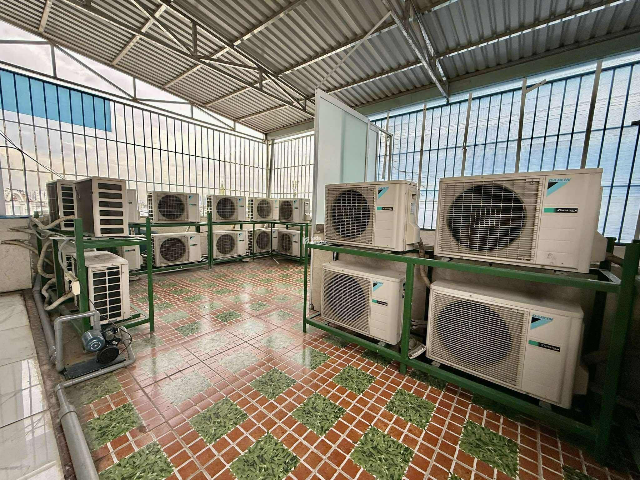 KHÁCH SẠN 7 TẦNG K300 HOÀNG HOA THÁM - DÒNG TIỀN 220TR/THÁNG - 58.5 TỶ