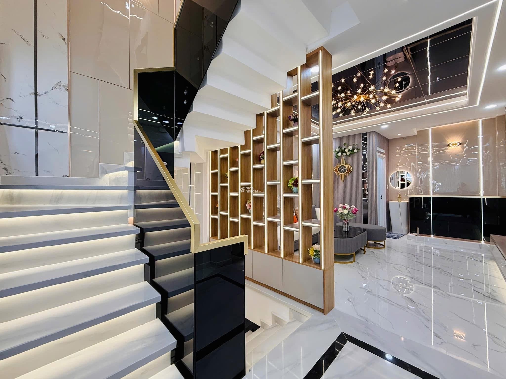 NHÀ PHỐ CHUẨN ÂU - XE HƠI NGỦ TRONG NHÀ - 5 TẦNG Đ.LÊ VĂN THỌ - FULL MỚI 100%