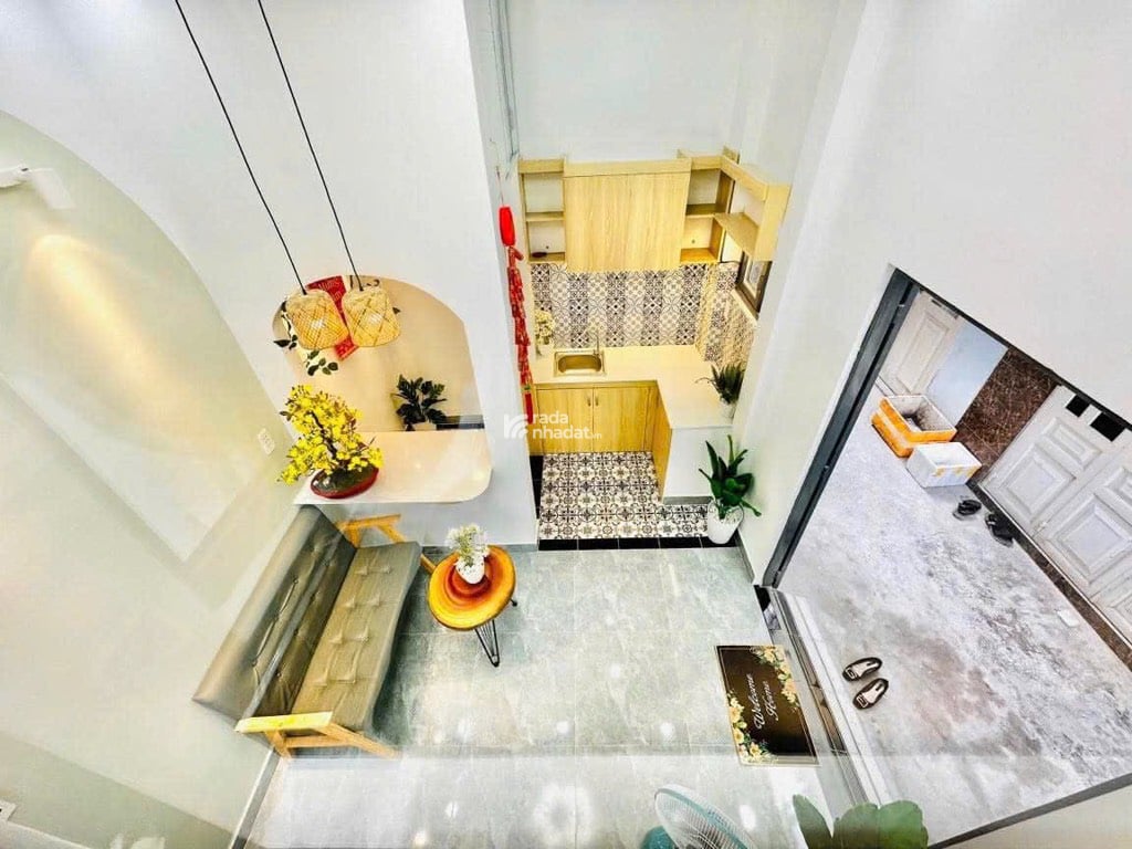 GẦN NHÀ GA T3 - 10P QUA SÂN BAY - 5P QUA SIÊU THỊ EMART 2 NHỘN NHỊP - DTSD 45M2 - LÔ GÓC KO LỘ GIỚI