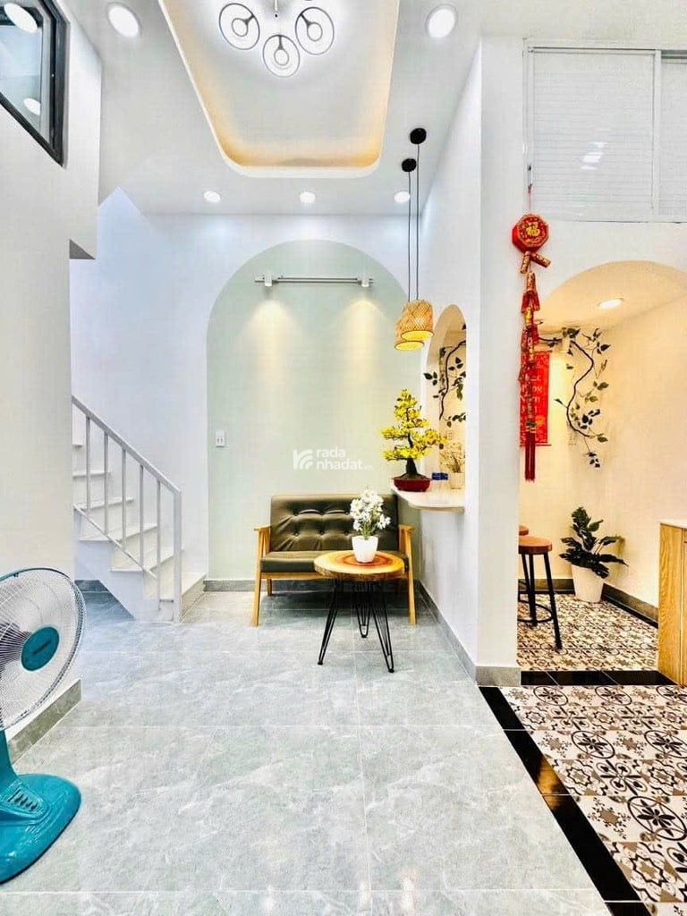 GẦN NHÀ GA T3 - 10P QUA SÂN BAY - 5P QUA SIÊU THỊ EMART 2 NHỘN NHỊP - DTSD 45M2 - LÔ GÓC KO LỘ GIỚI