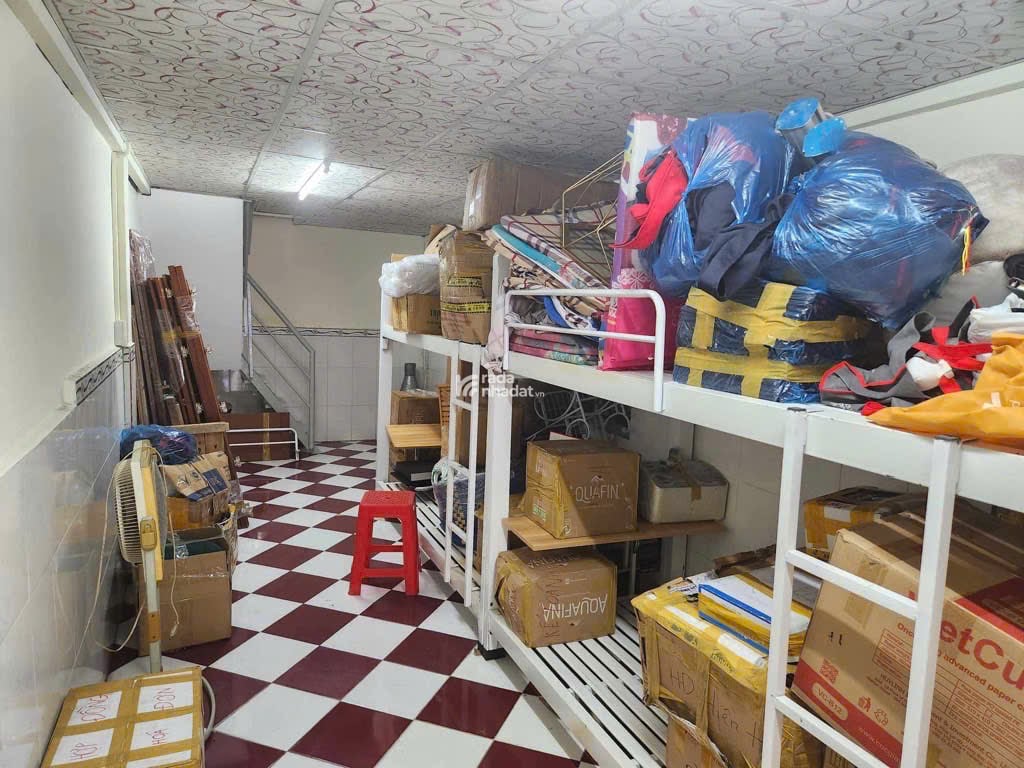 Bán Nhà 50m2 Nhỉnh 5 tỷ Cầu Nguyễn Văn Cừ Quận 5, 2 tầng cho thuê dòng tiền 30tr/Tháng