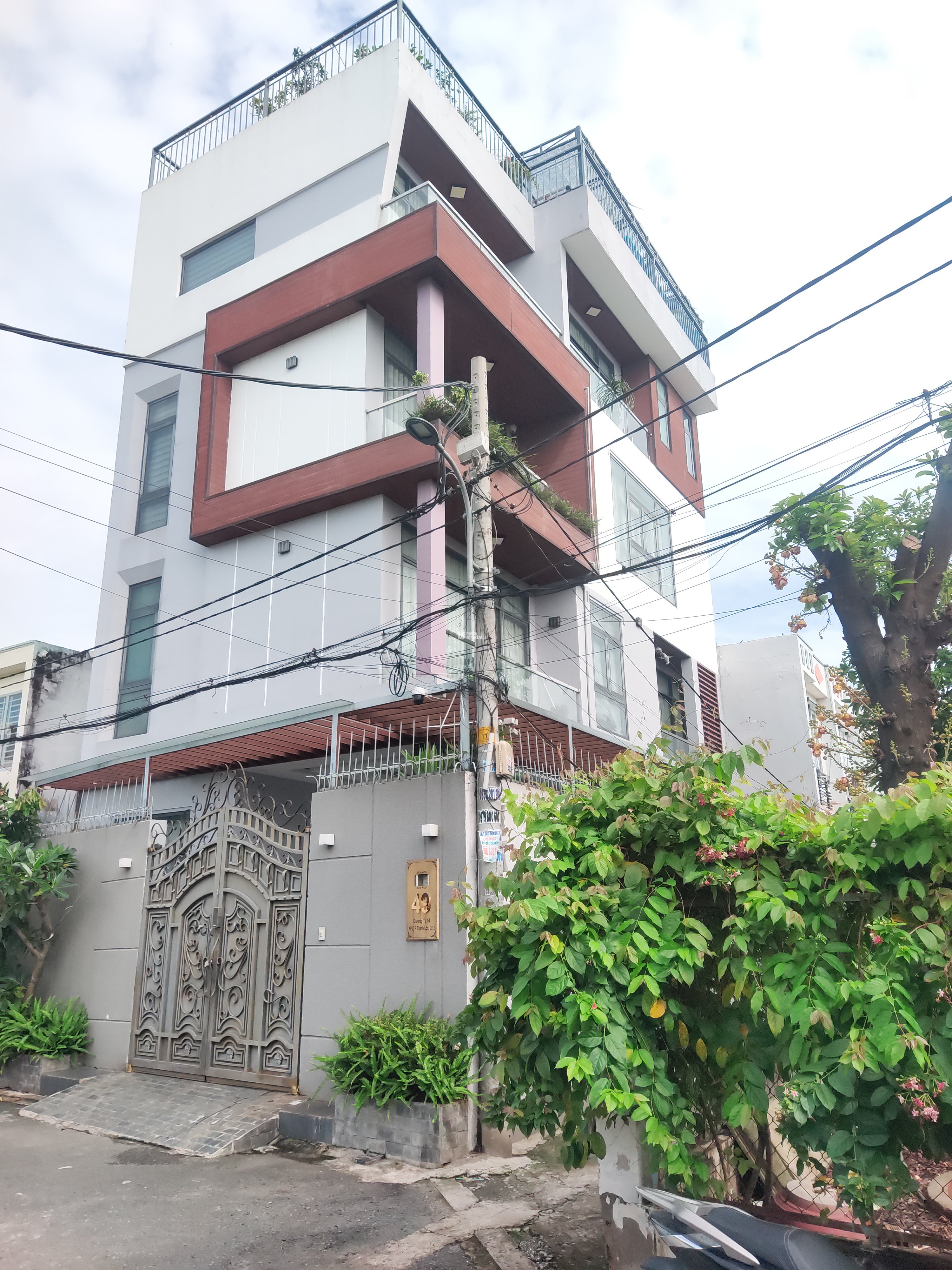 Bán nhà mặt tiền kinh doanh buôn bán Q12