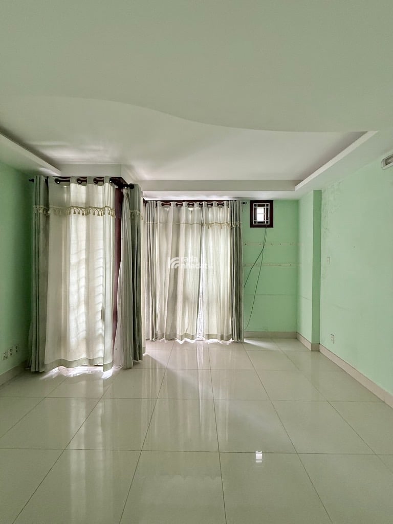 Nhà mặt tiền Hoa Lan Phú Nhuận - 1 hầm  4 tầng , giá tốt sẽ bán nhanh
