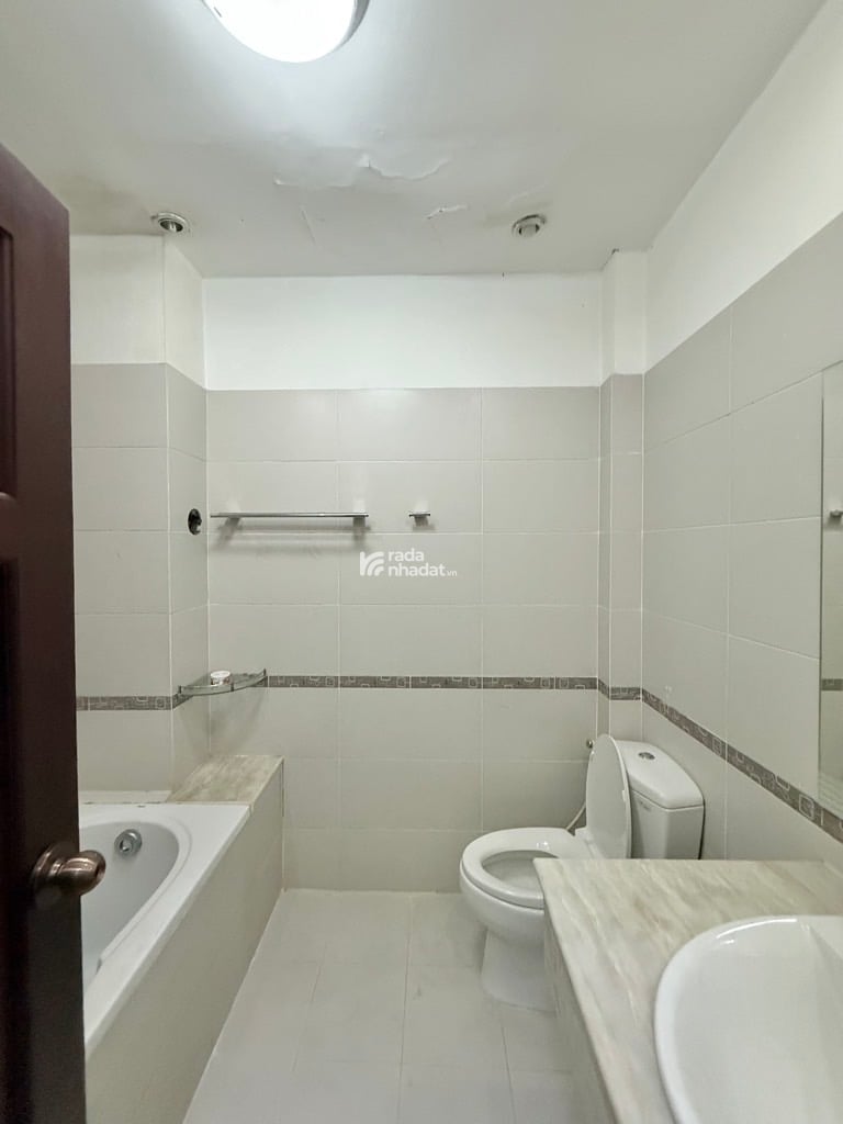 Nhà mặt tiền Hoa Lan Phú Nhuận - 1 hầm  4 tầng , giá tốt sẽ bán nhanh