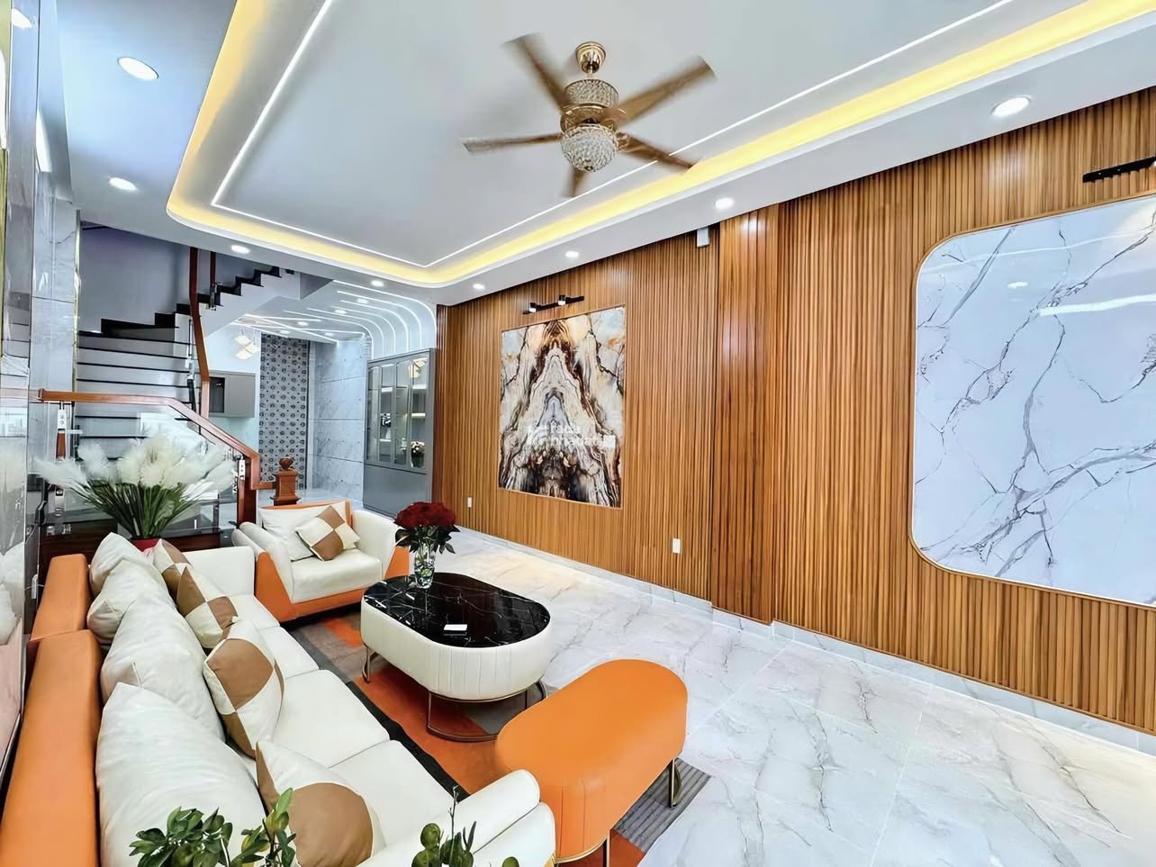 Kẹt vốn bán nhà Đường Ung Văn Khiêm Bình Thạnh 70m2 Giá 3ty120 lh Vân