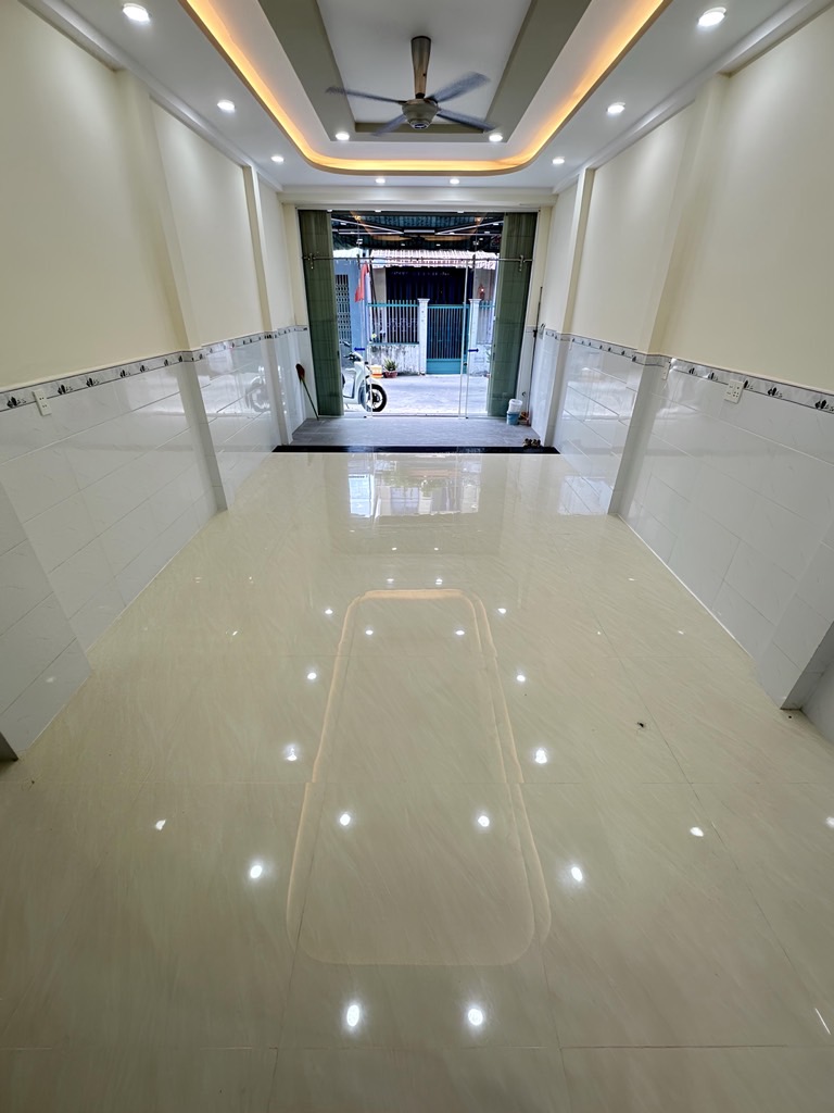 ĐƯỜNG XE HƠI 6M THÔNG - KINH DOANH ĐỈNH - NHÀ 2 TẦNG BTCT KIÊN CỐ- SÁT NGUYỄN SƠN