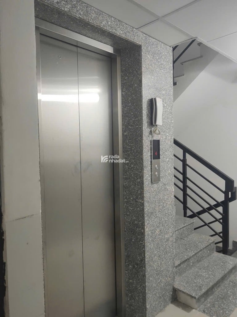  Căn Hộ Dịch Vụ 36 phòng , nhà mới còn thơm mùi sơn , Nguồn thu tầm 150 tr 