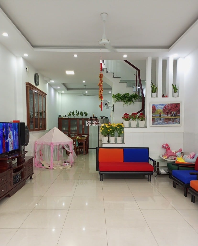 NHÀ 4 TẦNG - 66M2 - NGANG 5M - GẦN GA T3 - 8 TỶ 500