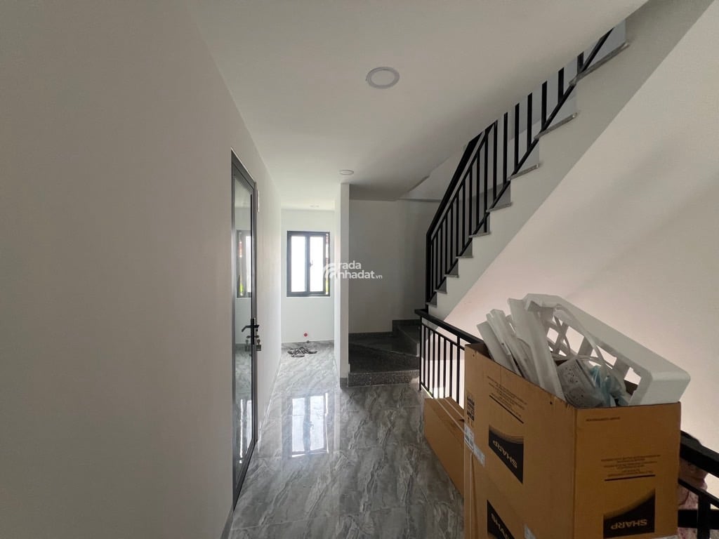 OTO ĐẬU CỬA - CHDV 5 TẦNG- BÙI VĂN BA - QUẬN 7 -THU NHẬP 80TR/THÁNG -DT: 4.7*16M- GIÁ 12 TỶ