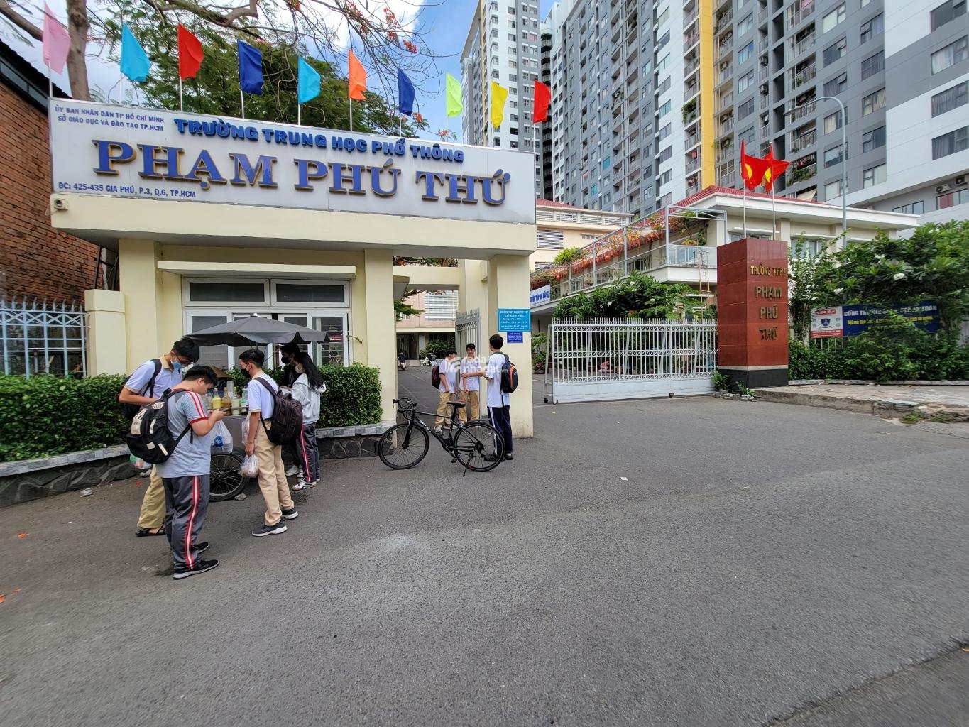 BÁN NHÀ MẶT TIỀN 12M GIA PHÚ QUẬN 6 30M2 CHỈ 6.4 TỶ TL ĐỐI DIỆN CENTRE MALL