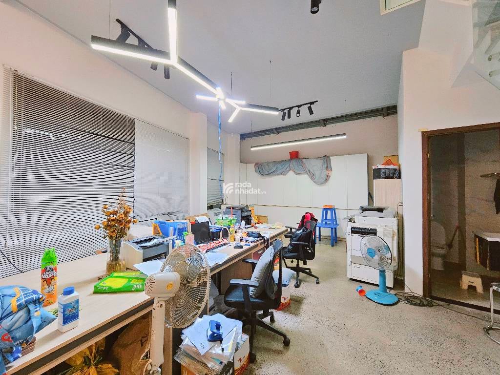 MỚI ĐẸP Ở NGAY, HẺM XE TẢI VI VU GẦN CO-OP TAM BÌNH, 3 TẦNG, NỞ HẬU 4,5X15; 7,5 TỶ.