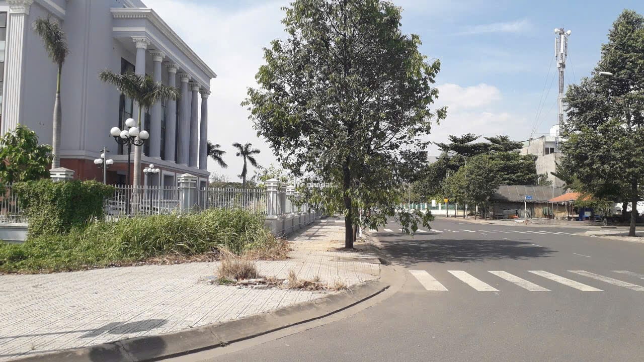 Bán ngộp lô 100m2 khu tái định cư Cát Lái giá chỉ 3 tỷ 790, SHR