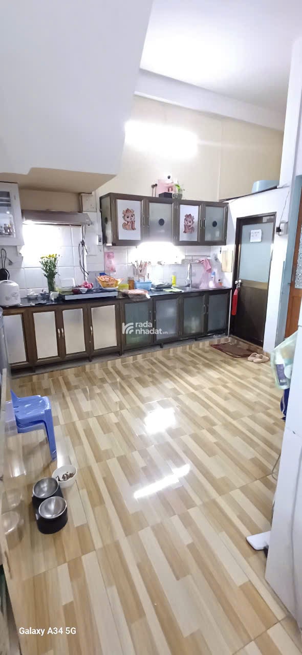 Bán nhà riêng chính chủ đường Cách mạng tháng tám 