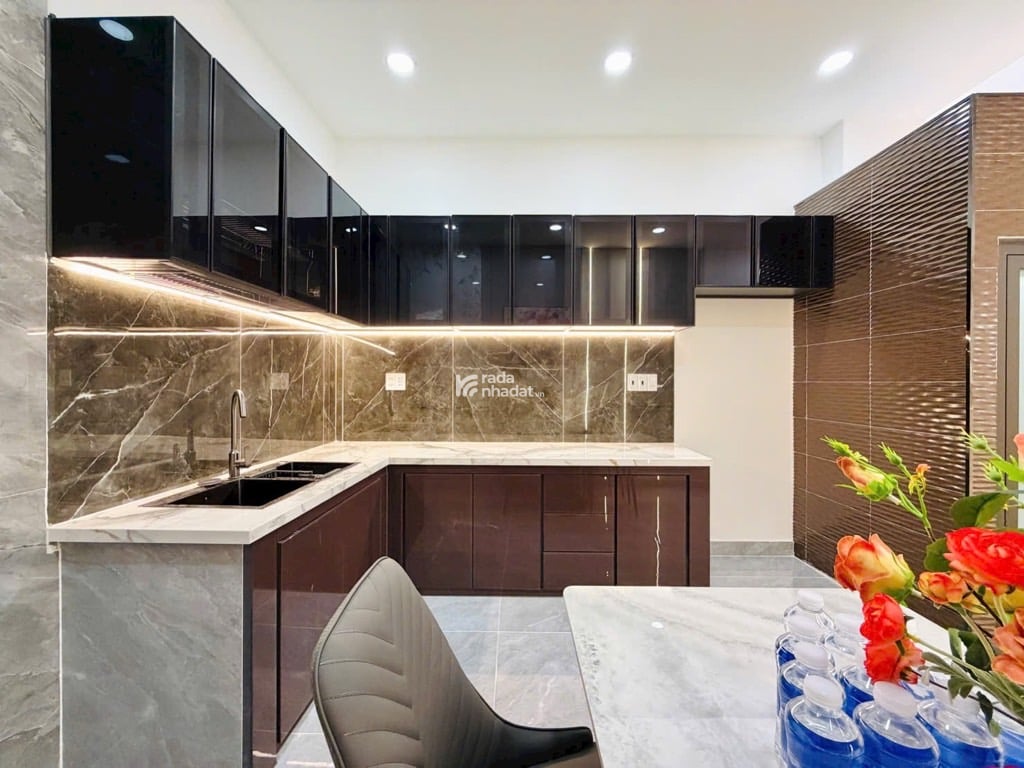 Bán nhà 58m2, 3 phòng ngủ, hẻm ôtô nhỏ đậu cửa, Phạm Văn Chiêu Gò Vấp, 5.1 tỷ