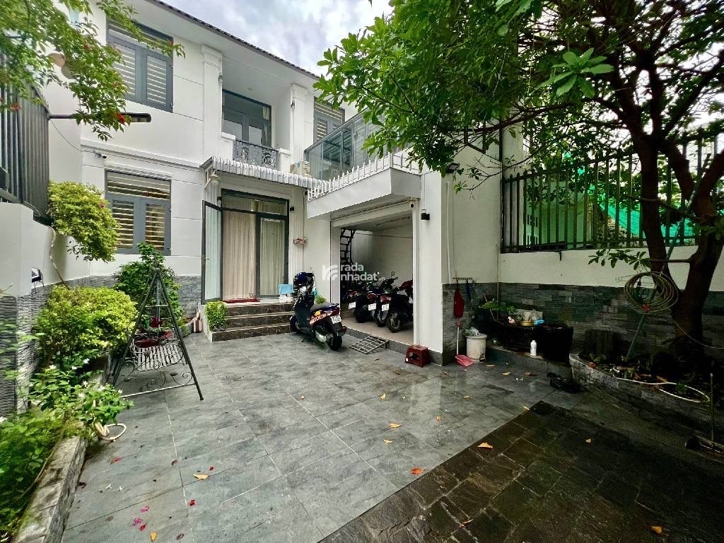 BÁN BIỆT THỰ  HXH 7x20m– CÁCH ĐẠI LỘ VÕ VĂN KIỆT VÀI BƯỚC – VỀ QUẬN 1 CHỈ 10 PHÚT 