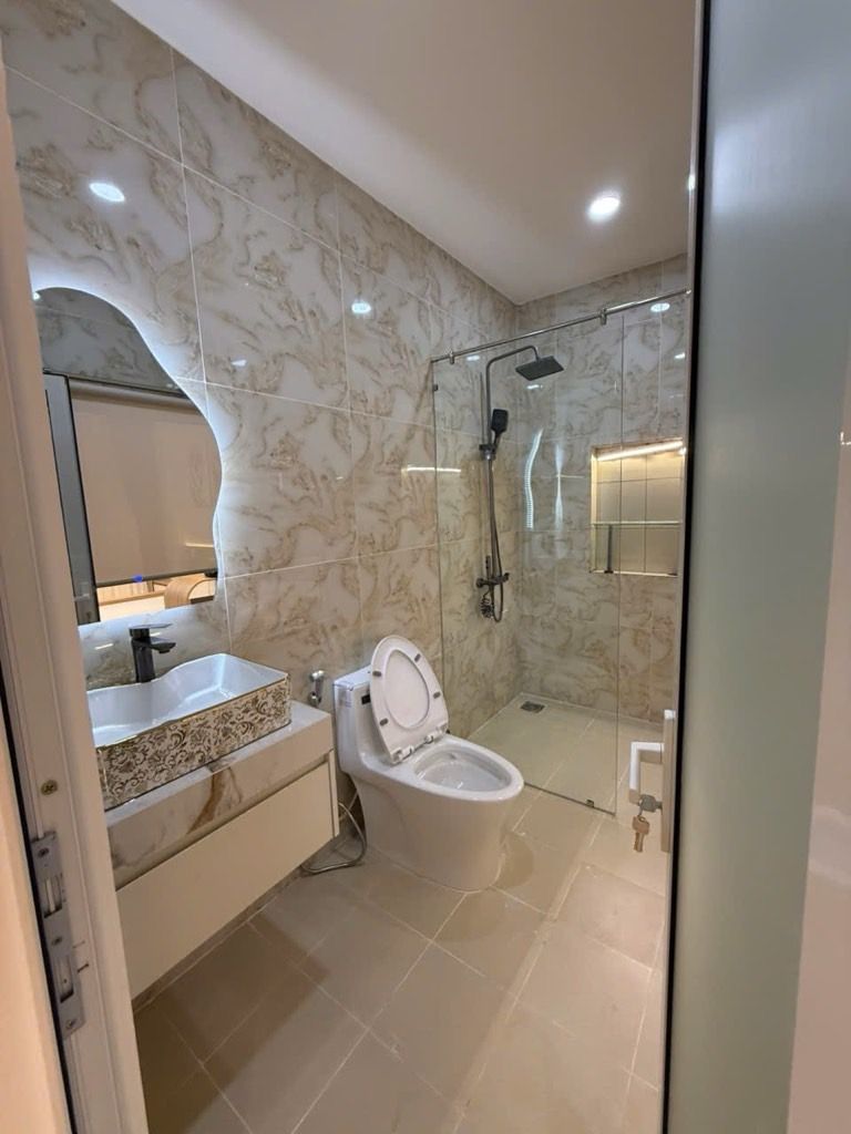 HẺM XE HƠI SÁT NHÀ, LẠC LONG QUÂN, TÂN BÌNH, 55M2 MỚI Ở NGAY. GIẢM 350TR CHỈ 6.8T 