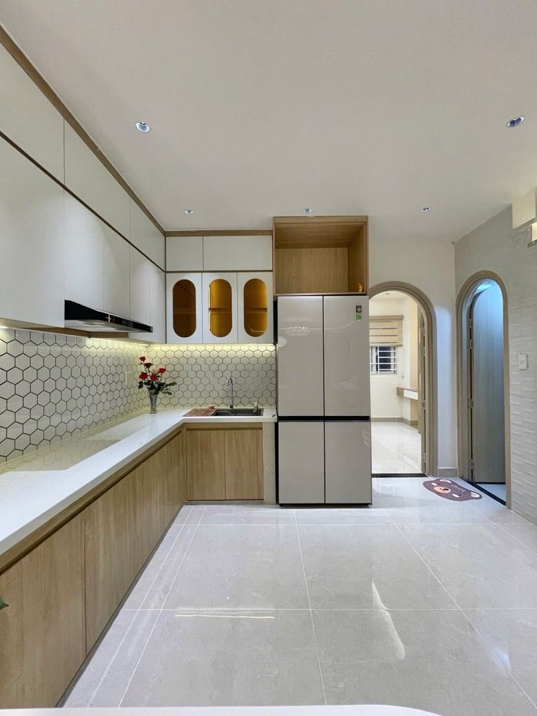 HẺM XE HƠI SÁT NHÀ, LẠC LONG QUÂN, TÂN BÌNH, 55M2 MỚI Ở NGAY. GIẢM 350TR CHỈ 6.8T 