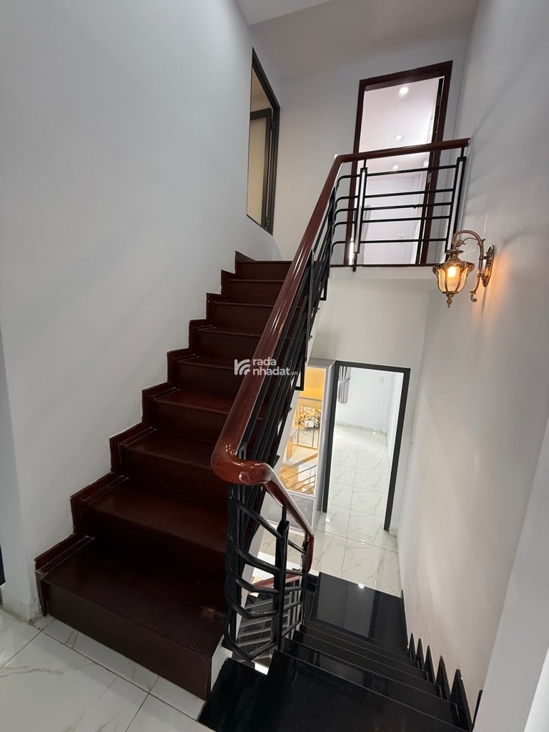 SIÊU PHẨM TÂN BÌNH 2 MẶT TIỀN - HXH - 3TẦNG - 42M2 - 4PN - VỊ TRÍ CỰC ĐẸP 4TỶ98 TLCC 