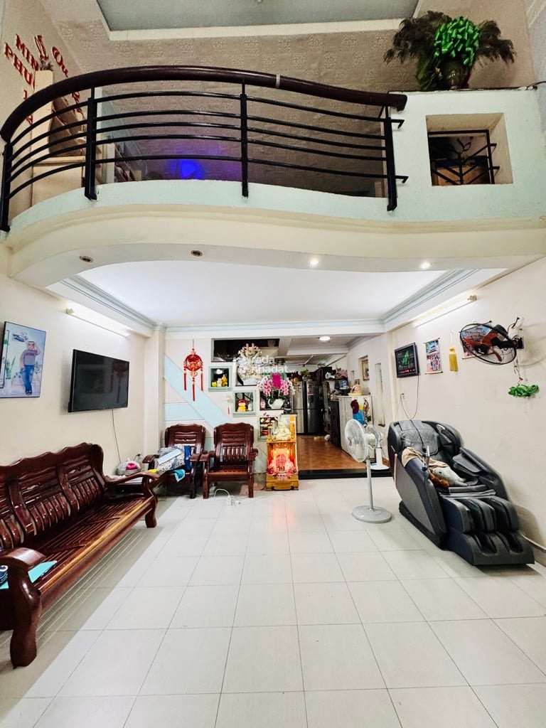 HẺM XE HƠI SÁT VÁCH. HOÀNG HOA THÁM, PHÚ NHUẬN, 90M2 MỚI Ở NGAY. GIẢM 550TR CHỈ CÒN 17.5T TL