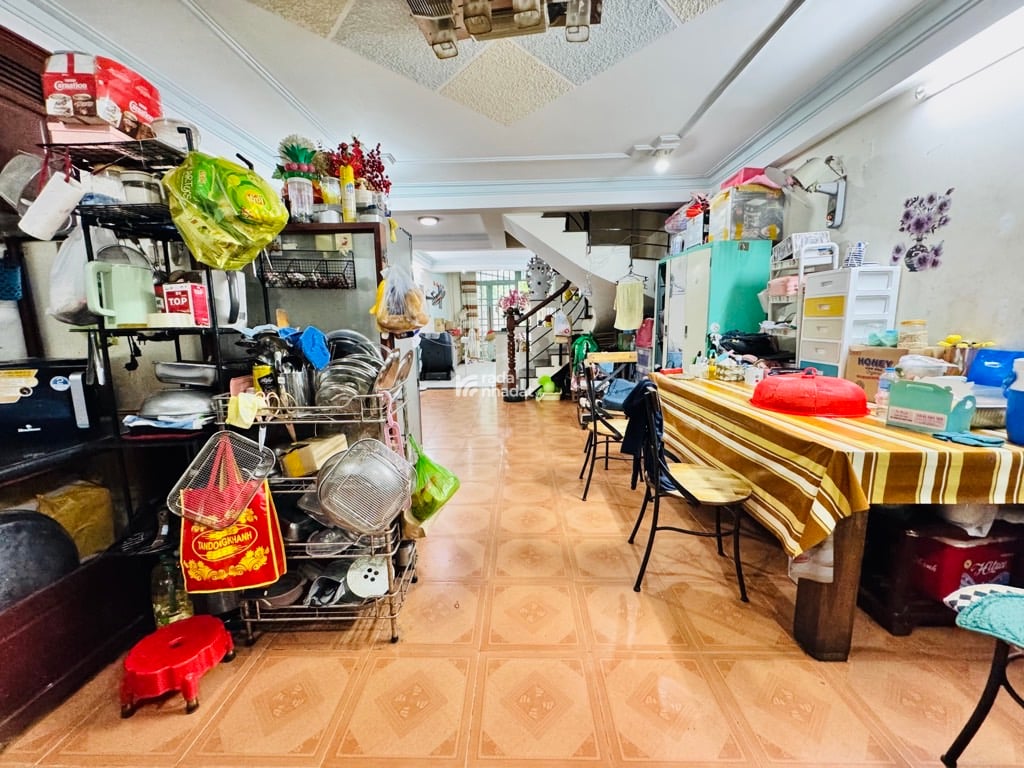 HẺM XE HƠI SÁT VÁCH. HOÀNG HOA THÁM, PHÚ NHUẬN, 90M2 MỚI Ở NGAY. GIẢM 550TR CHỈ CÒN 17.5T TL