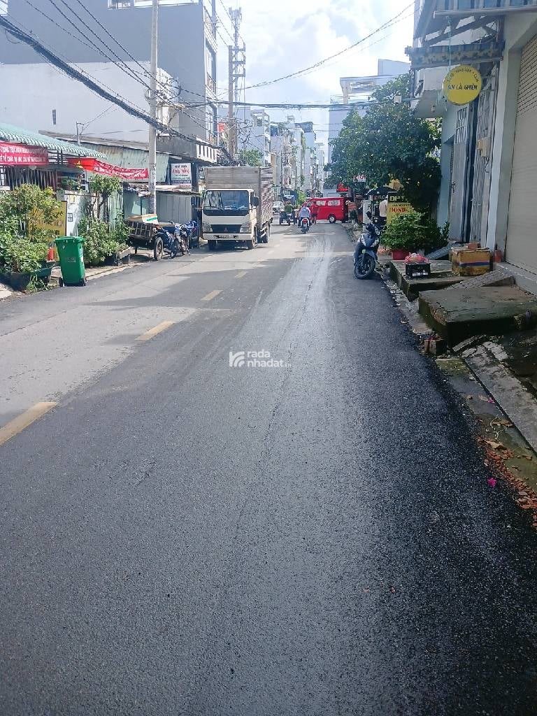 BÁN NHÀ KẾ BÊN LÊ VĂN QUỚI DTSD 96 M2 HẺM XE HƠI 6M THÔNG NHIK 3 TỶ