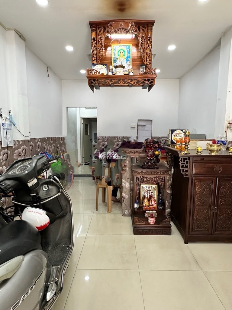 Gần Chợ Tân Hương - Hẻm 4m - DTSD 70m2 - Chỉ 4.4 Tỷ