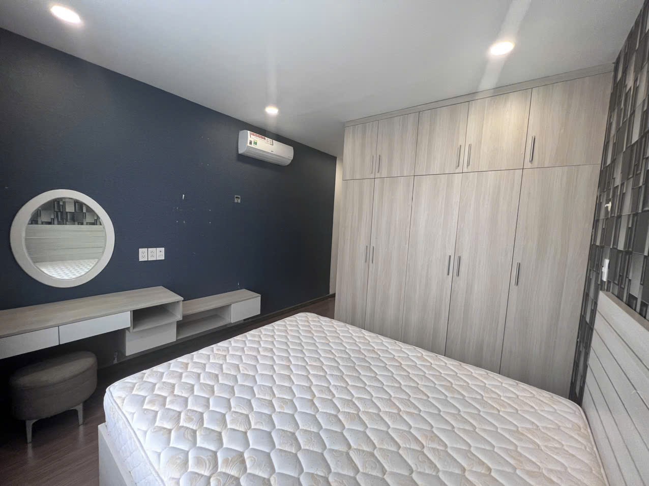 Cho thuê căn hộ 80m2, The Gold View