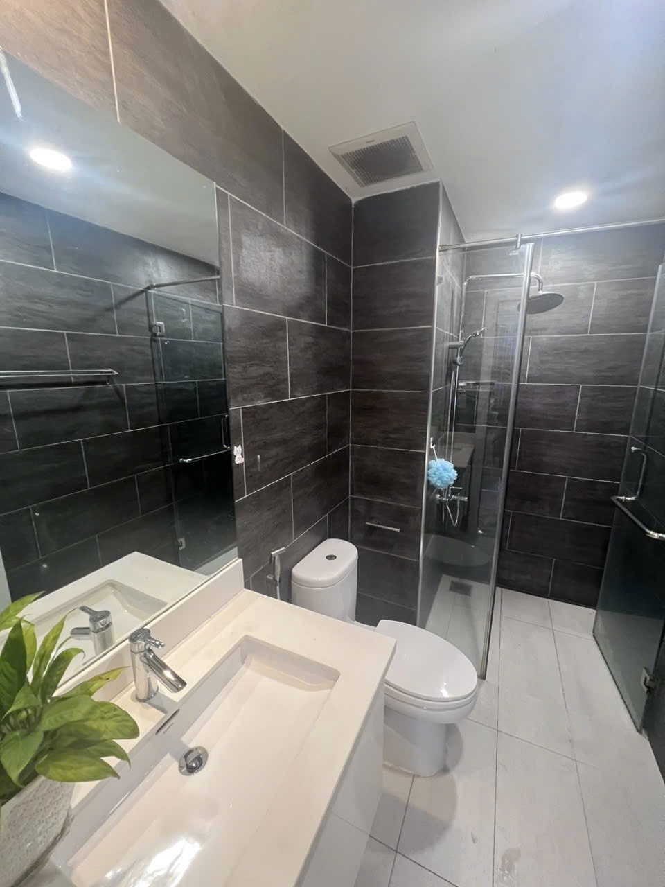 Cho thuê căn hộ 80m2, The Gold View