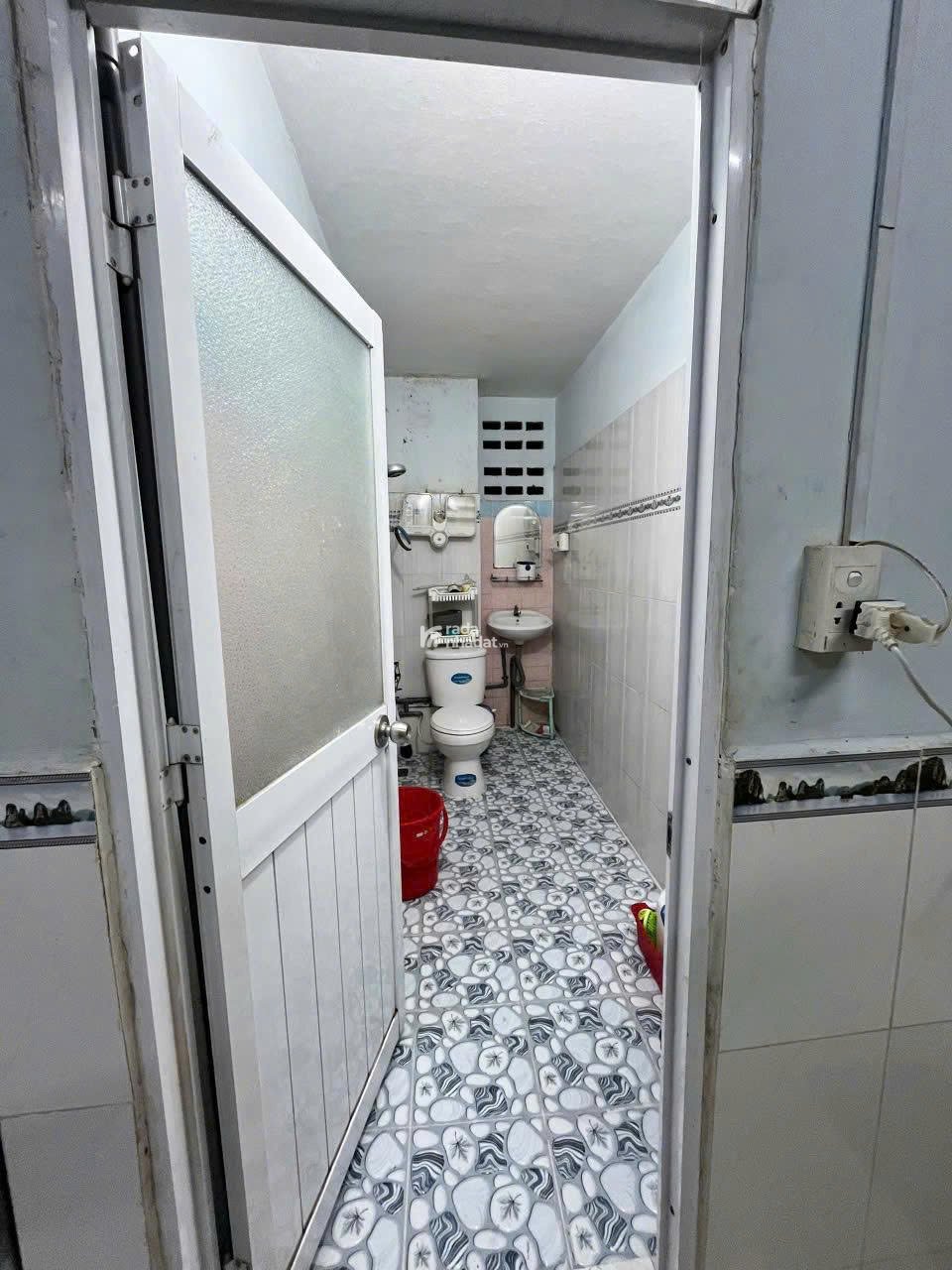 CHÍNH CHỦ BÁN CĂN HỘ CHUNG CƯ CŨ 2PN LẦU 2 QUẬN 5, GIÁ CHỈ 1.5 TỶ