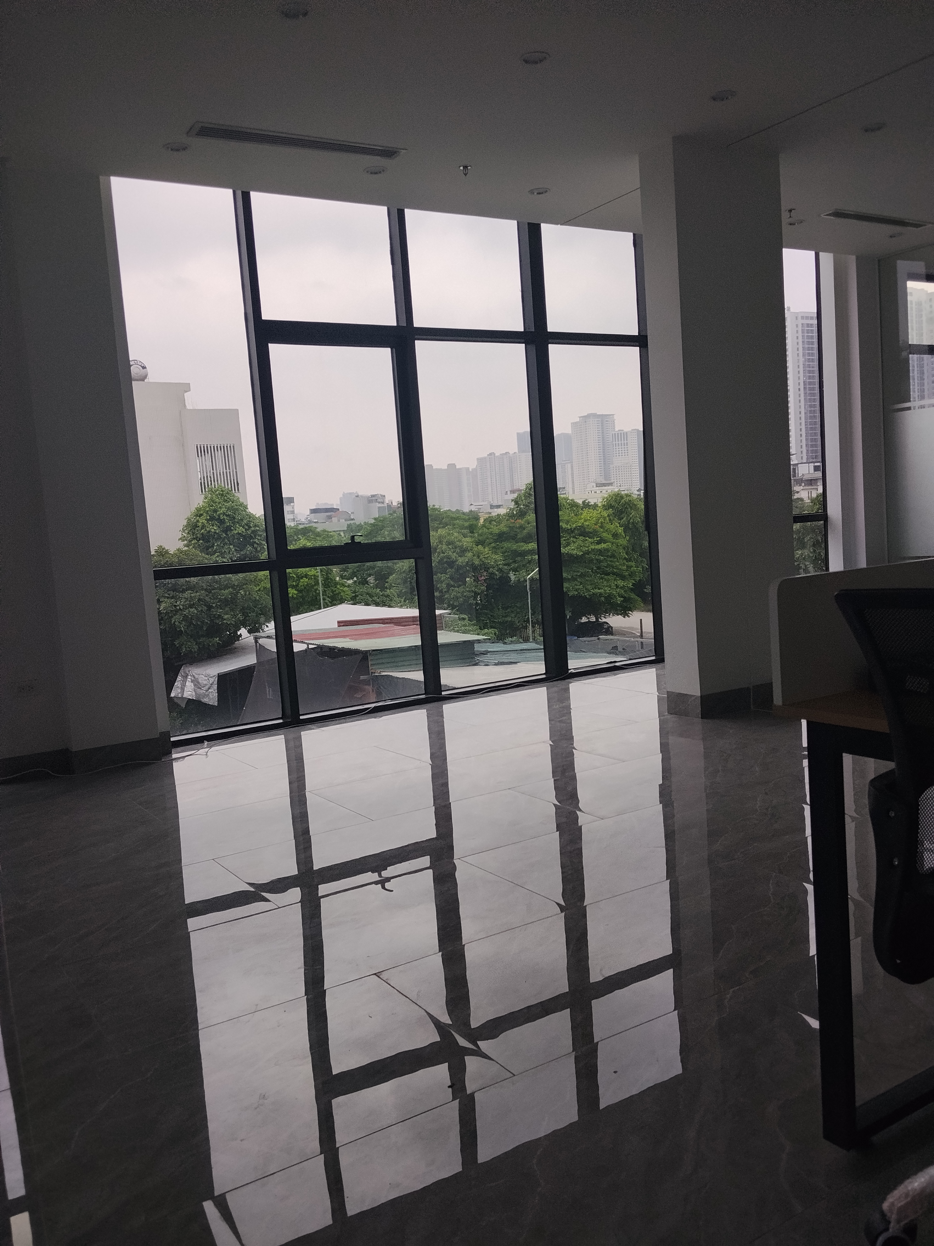 CHO THUÊ MẶT SÀN TẦNG 3 195m2 TẠI TÒA NHÀ LUXEL SIGNATURE, VẠN PHÚC, HÀ ĐÔNG