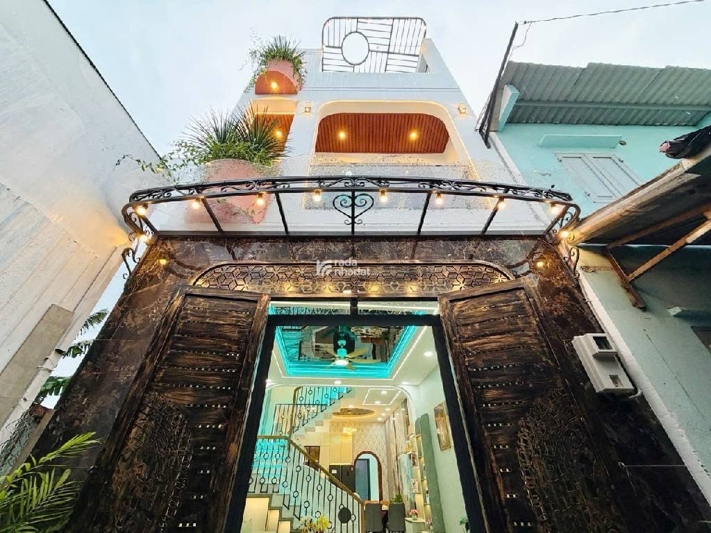 BÁN GẤP SIÊU PHẨM ĐẸP LUNG LINH -FULL NỘI THẤT 