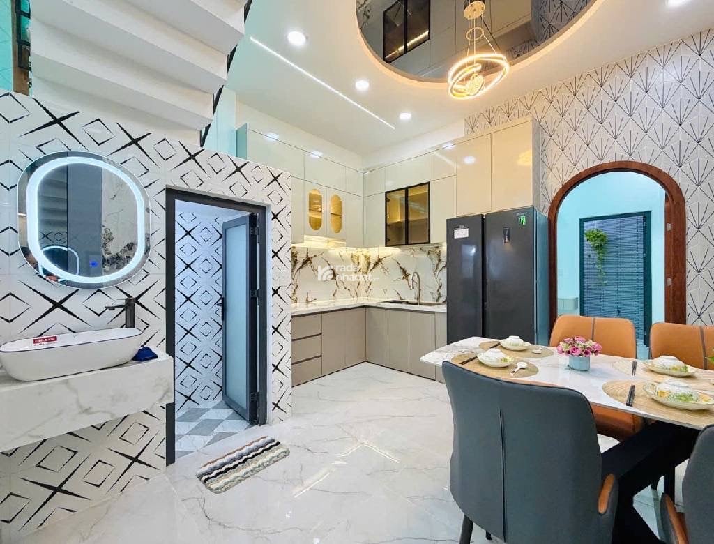 BÁN GẤP SIÊU PHẨM ĐẸP LUNG LINH -FULL NỘI THẤT 