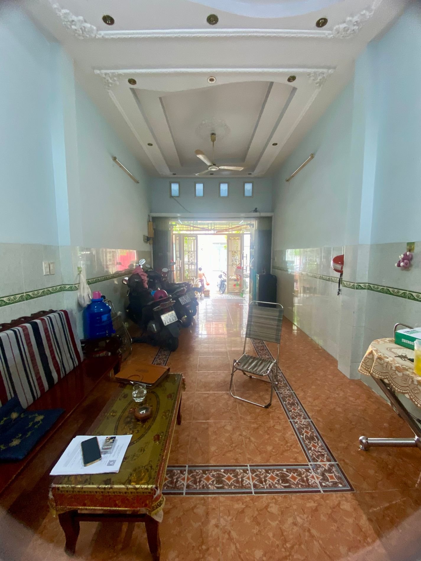 Bán nhà mặt tiền Lê Quốc Trinh, 70m2, 4 tầng, chỉ 8.5 tỷ TL