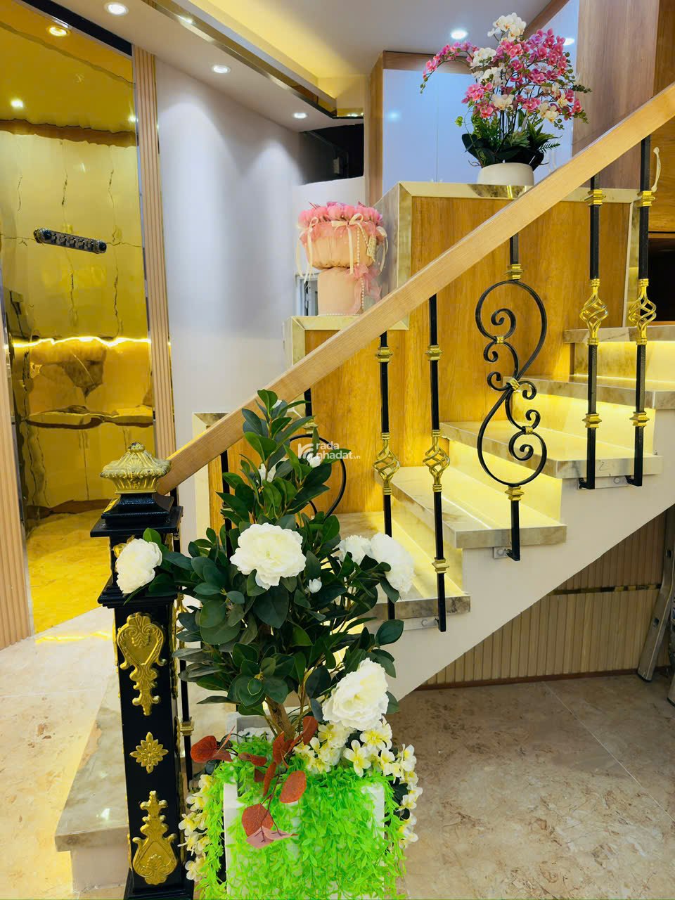 Bán Nhà hẻm 133 Hòa Hưng thông Cao Thắng Q10 DT(3.4x15m) 5 tầng Giá 14.3tỷ