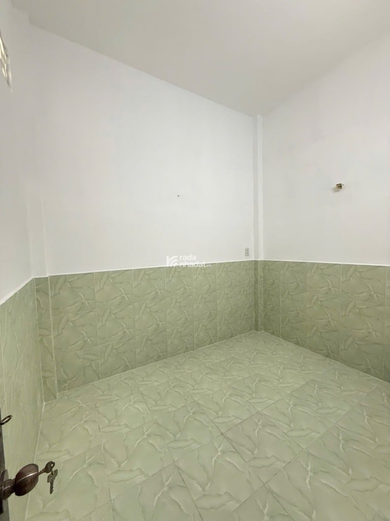 bán nhà đường trường chinh tây tbanj