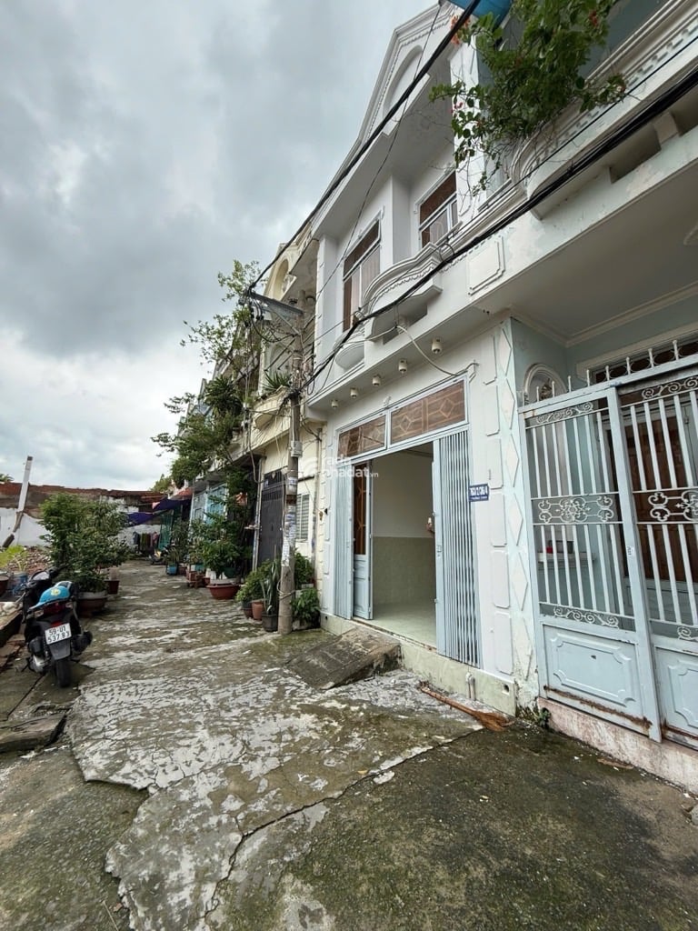 bán nhà đường trường chinh tây tbanj
