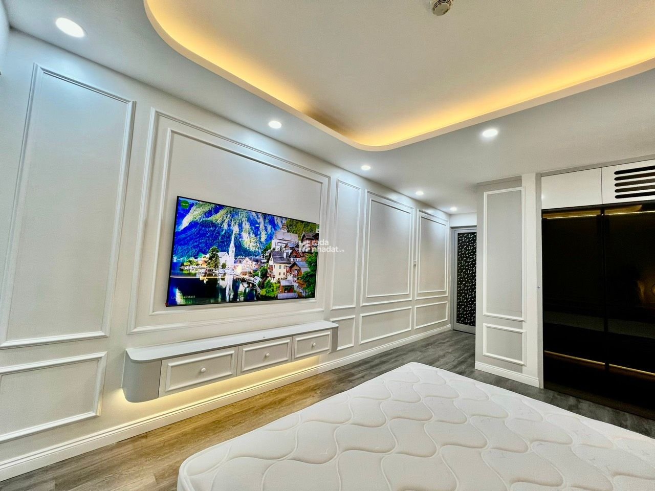 Chủ nhà bán 2 căn hộ 162m2 và 173m2 TK 4 phòng ngủ CC Thăng Long Number One. Giá thoả thuận