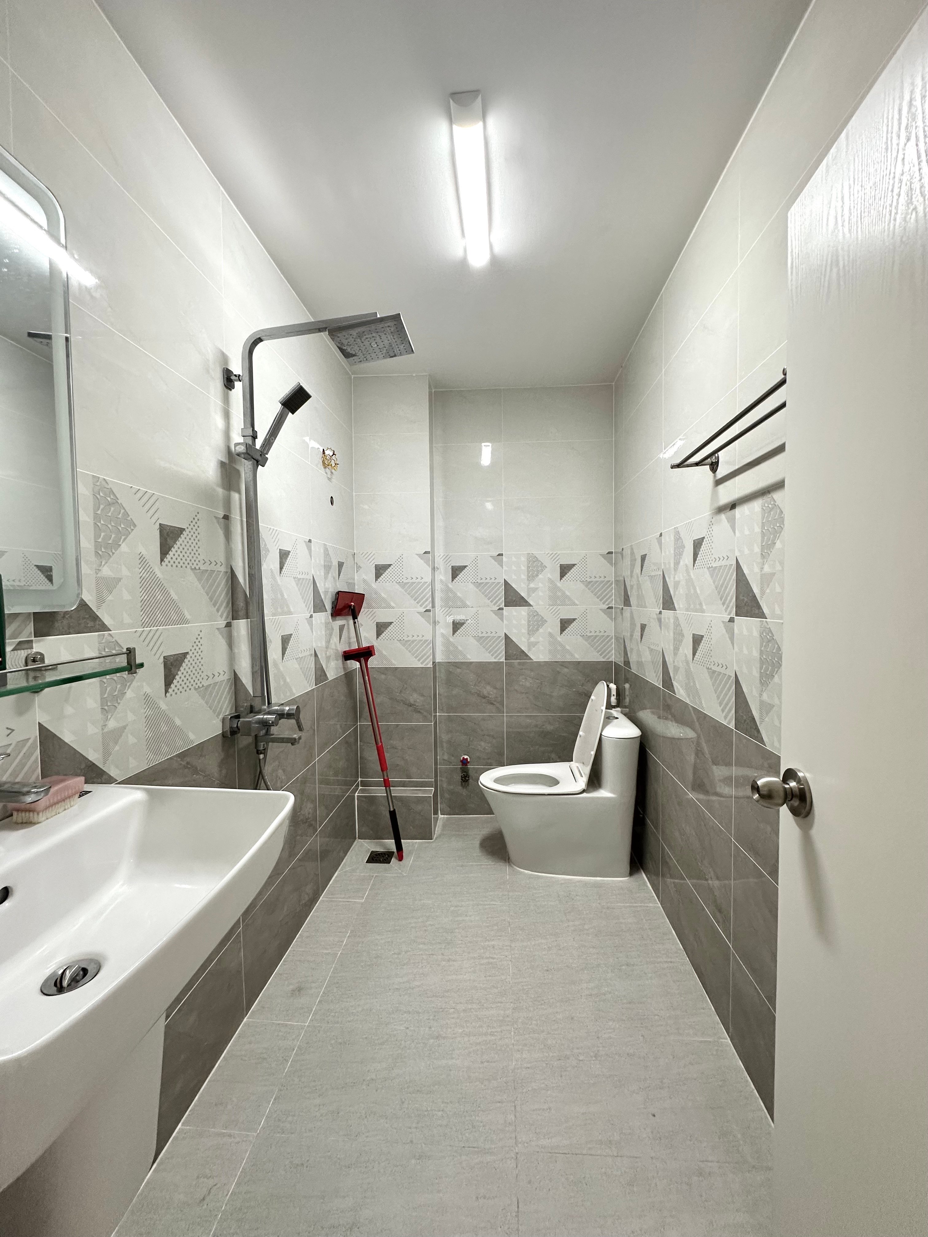 NHÀ ĐẸP 4 TẦNG KIÊN CỐ MẶT TIỀN VŨ NGỌC PHAN - 74m2 4 PN - BANK ĐỊNH GIÁ 15 TỶ