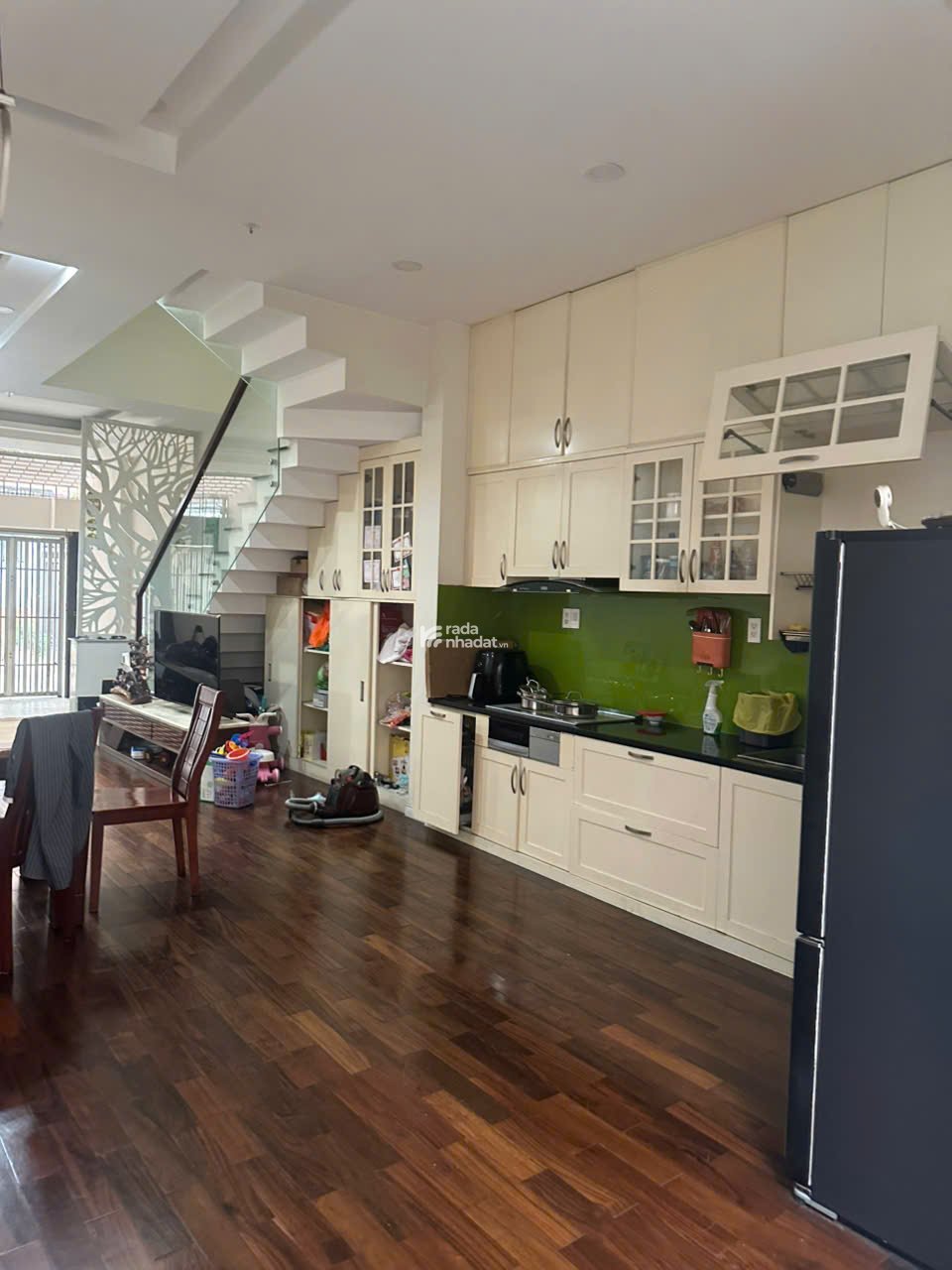 18TR, NHÀ KDC SÔNG ĐÀ, 1TRỆT 2 LẦU, 3PN MÁY LẠNH, SÂN XE 7C, TRỆT SUỐT.